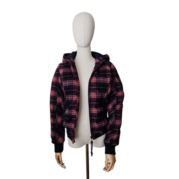 Billabong Short Navy Blue and Red Plaid Jacket, EUC - Picture 6 of 9